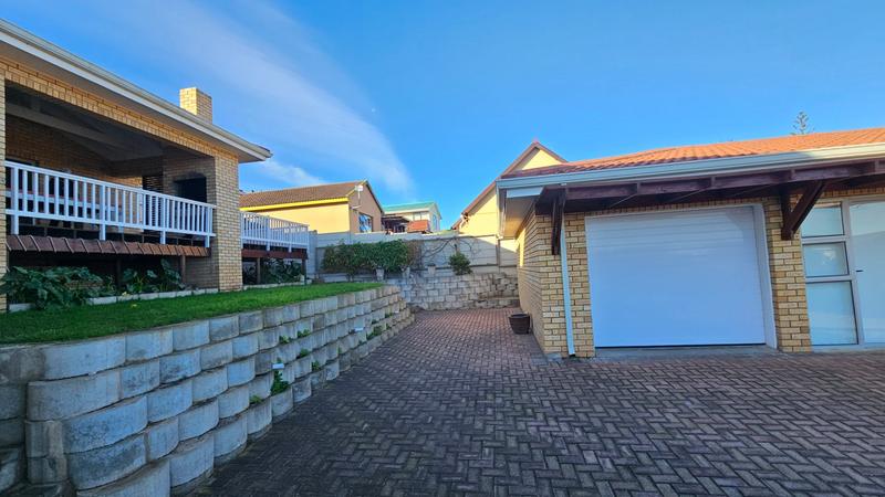6 Bedroom Property for Sale in Dana Bay Western Cape